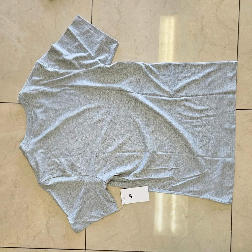 Nike Men's Gray T-Shirt - Picture 4 of 9